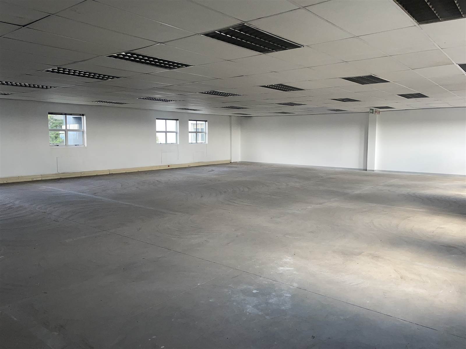 586  m² Commercial space in Halfway Gardens photo number 26