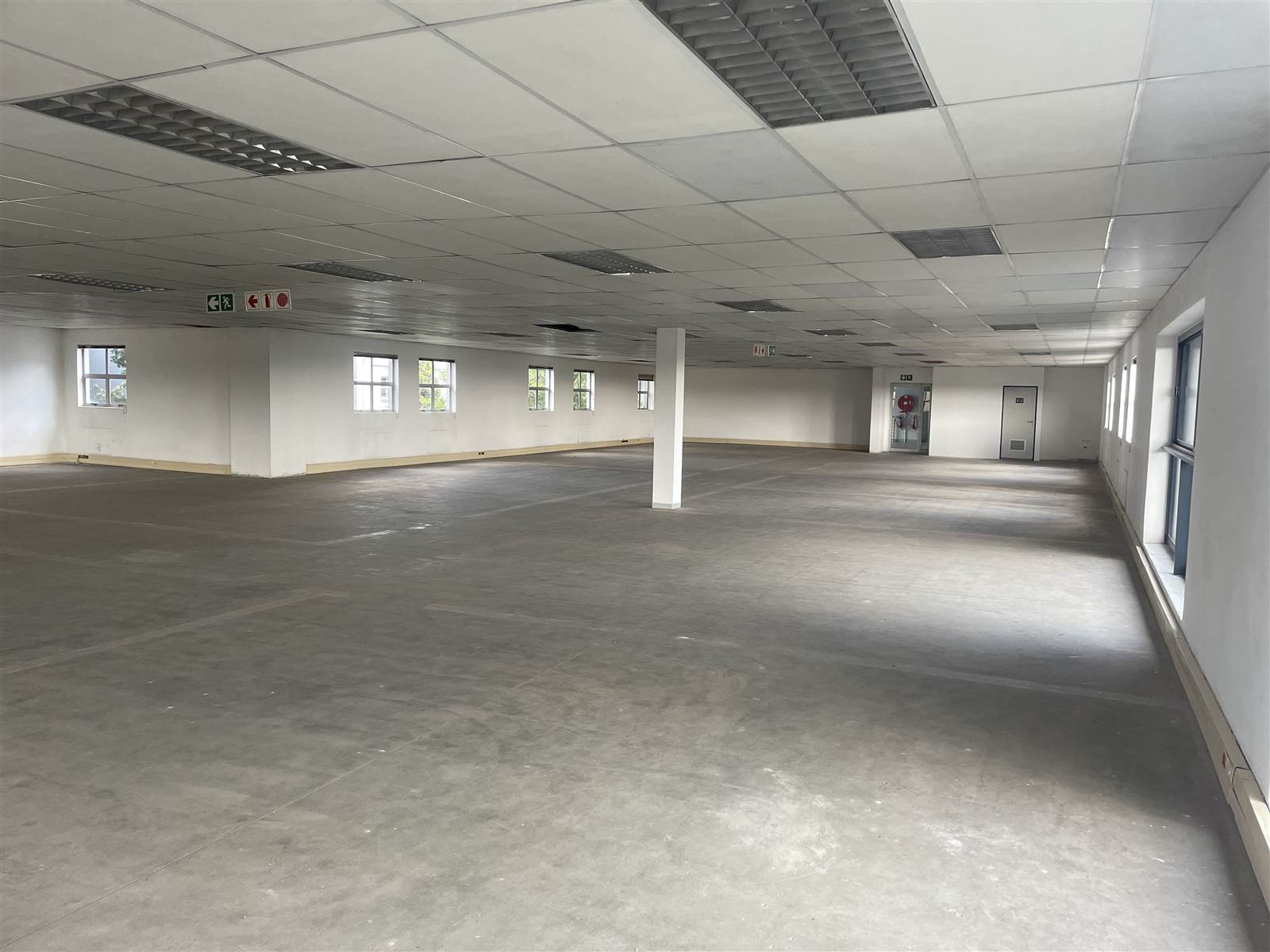 586  m² Commercial space in Halfway Gardens photo number 23