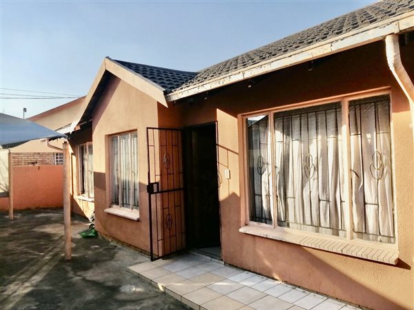 3 Bedroom House 3 Bedroom House