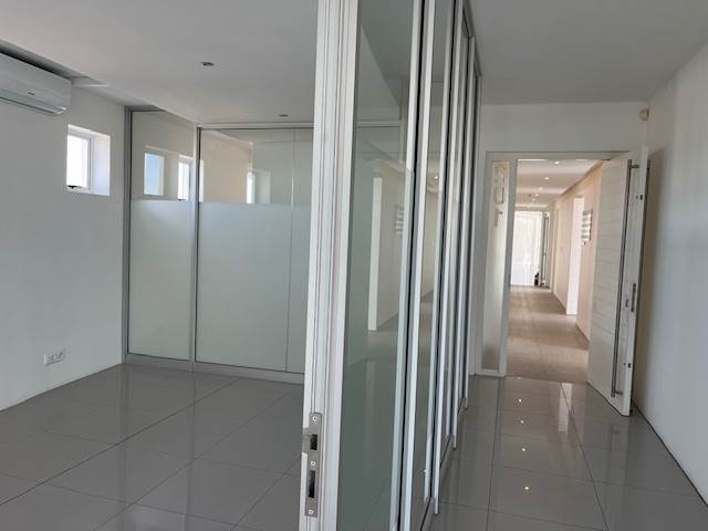 139  m² Office Space in Lagoon Beach photo number 2