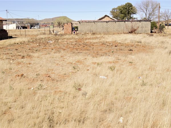 647 m² Land available in Springfontein