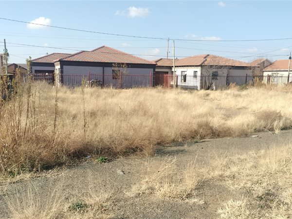 315 m² Land
