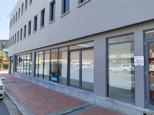 496  m² Commercial space