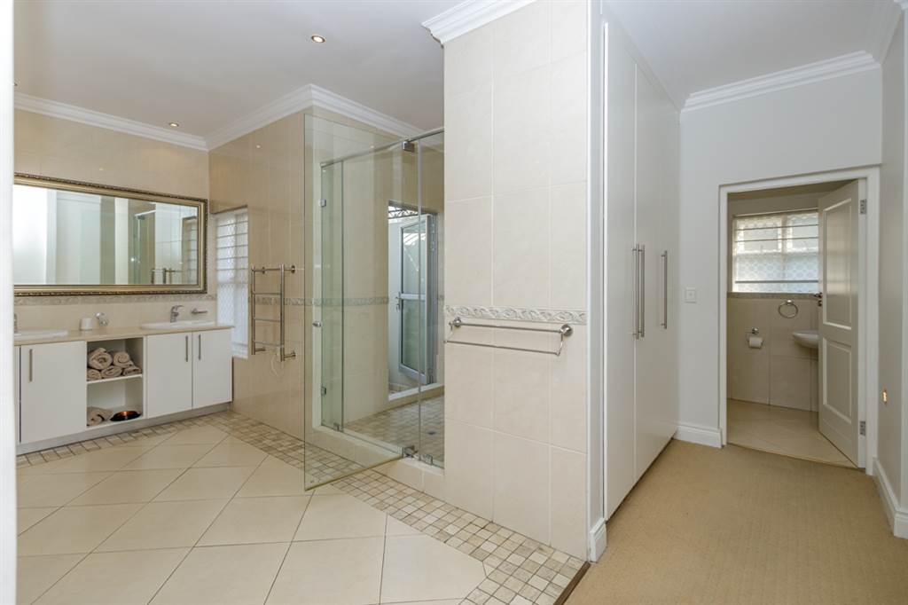 5 Bed Townhouse in Bryanston photo number 24