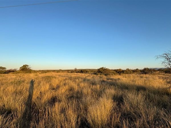 2 593 m² Land