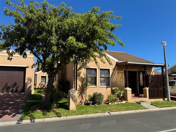 2 Bed Townhouse in Twin Palms