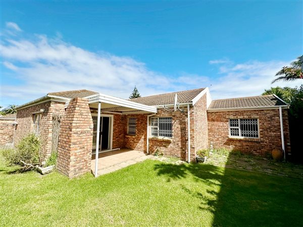 3 Bedroom Townhouse 3 Bedroom Townhouse