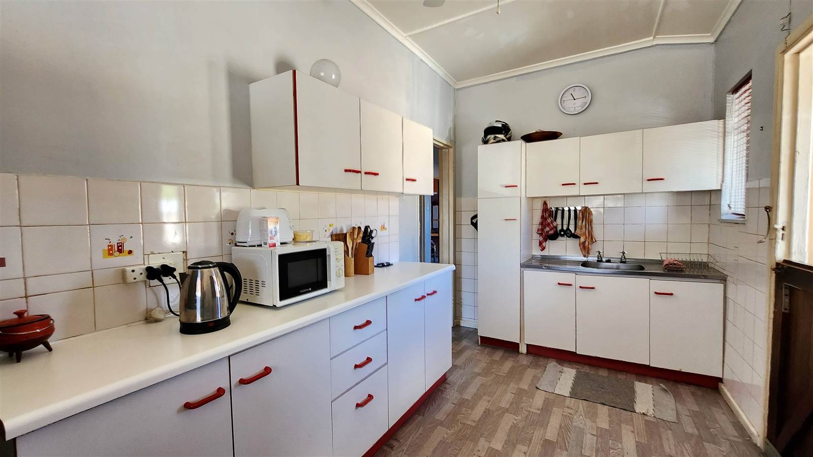 3 Bed House in Scheepers Heights photo number 7