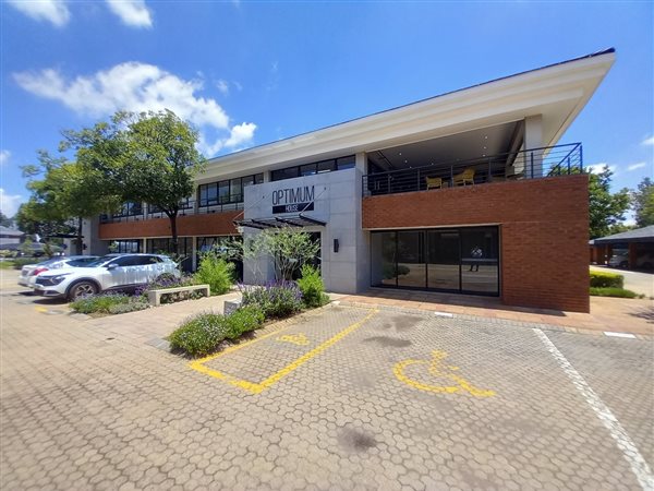 549  m² Commercial space