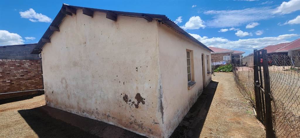 2 Bed House in Mlungisi photo number 3