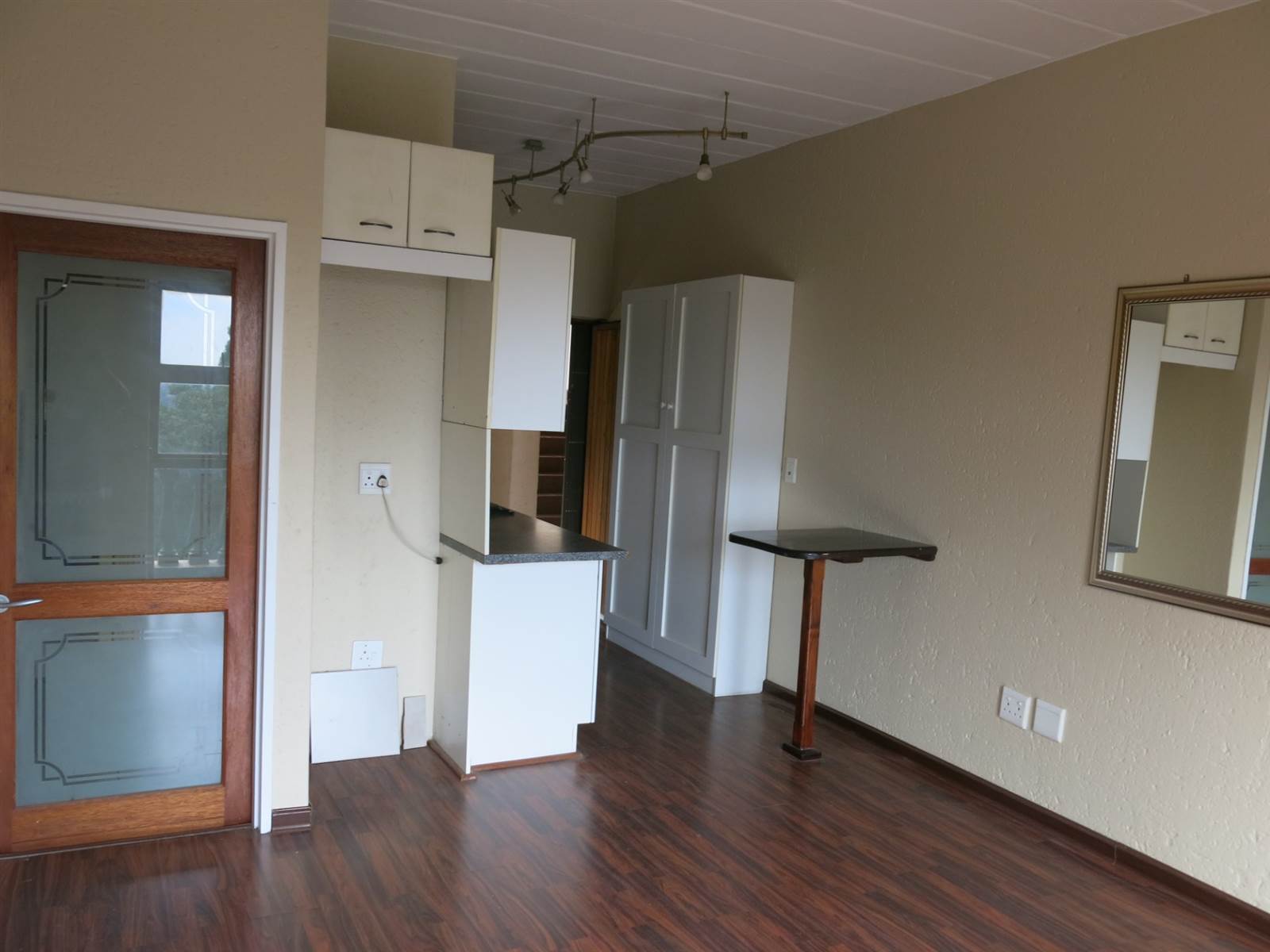 1 Bed Apartment in Constantia Kloof photo number 3