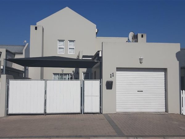 3 Bedroom Townhouse 3 Bedroom Townhouse