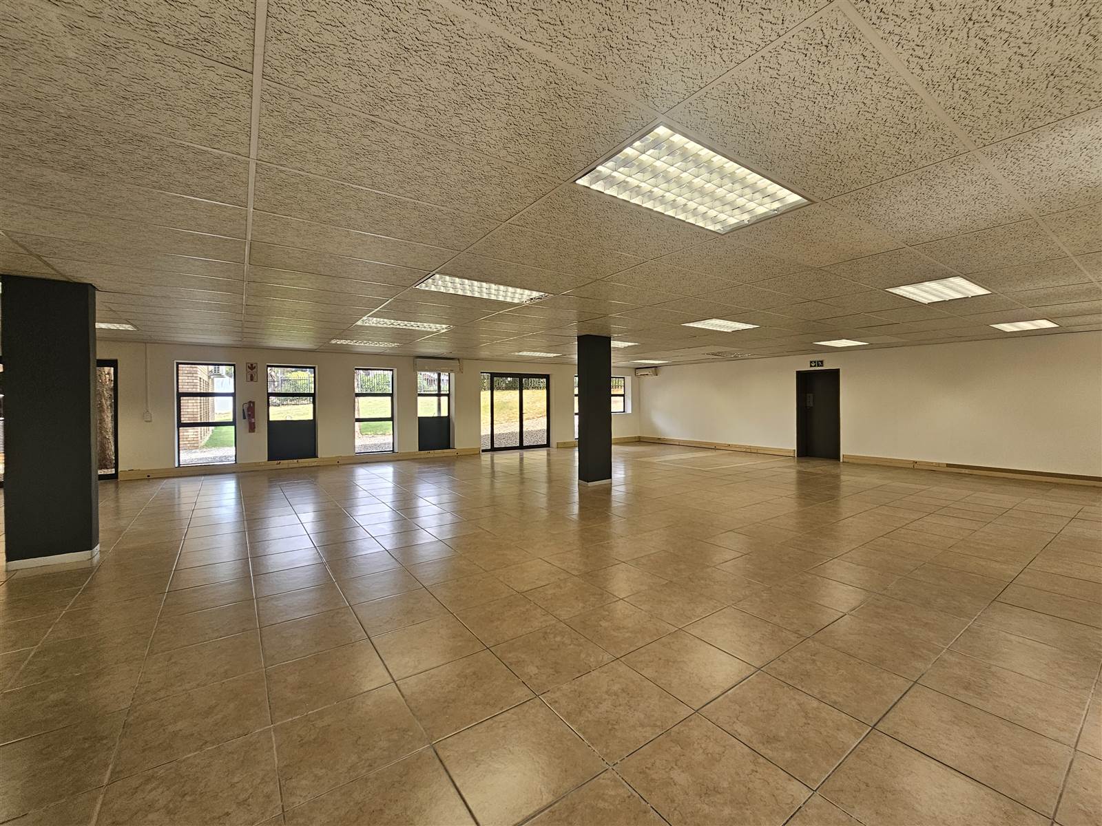 229  m² Commercial space in Hurlingham photo number 8