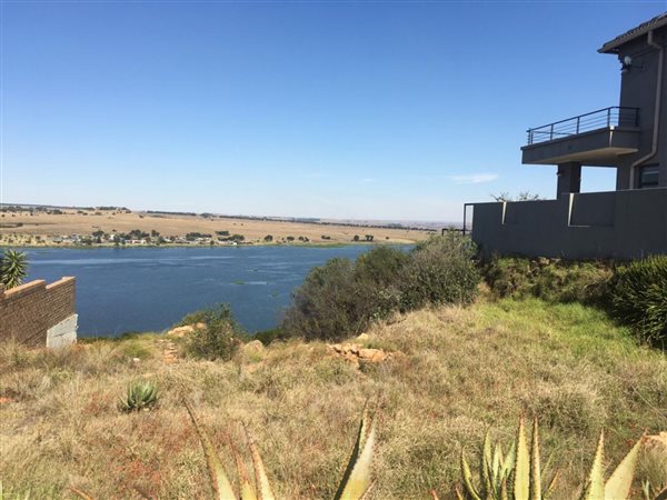 783 m² Land