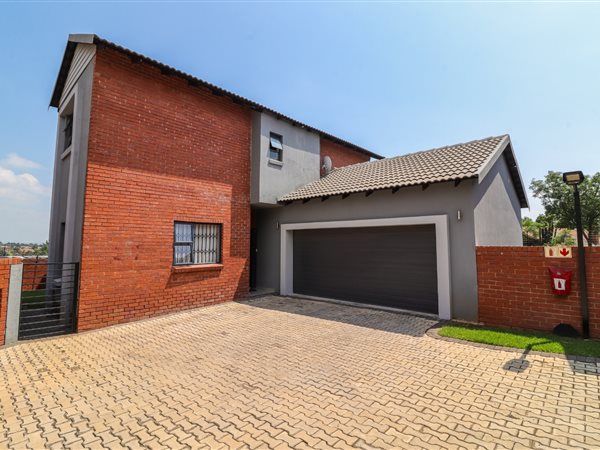 4 Bed Townhouse in Willowbrook
