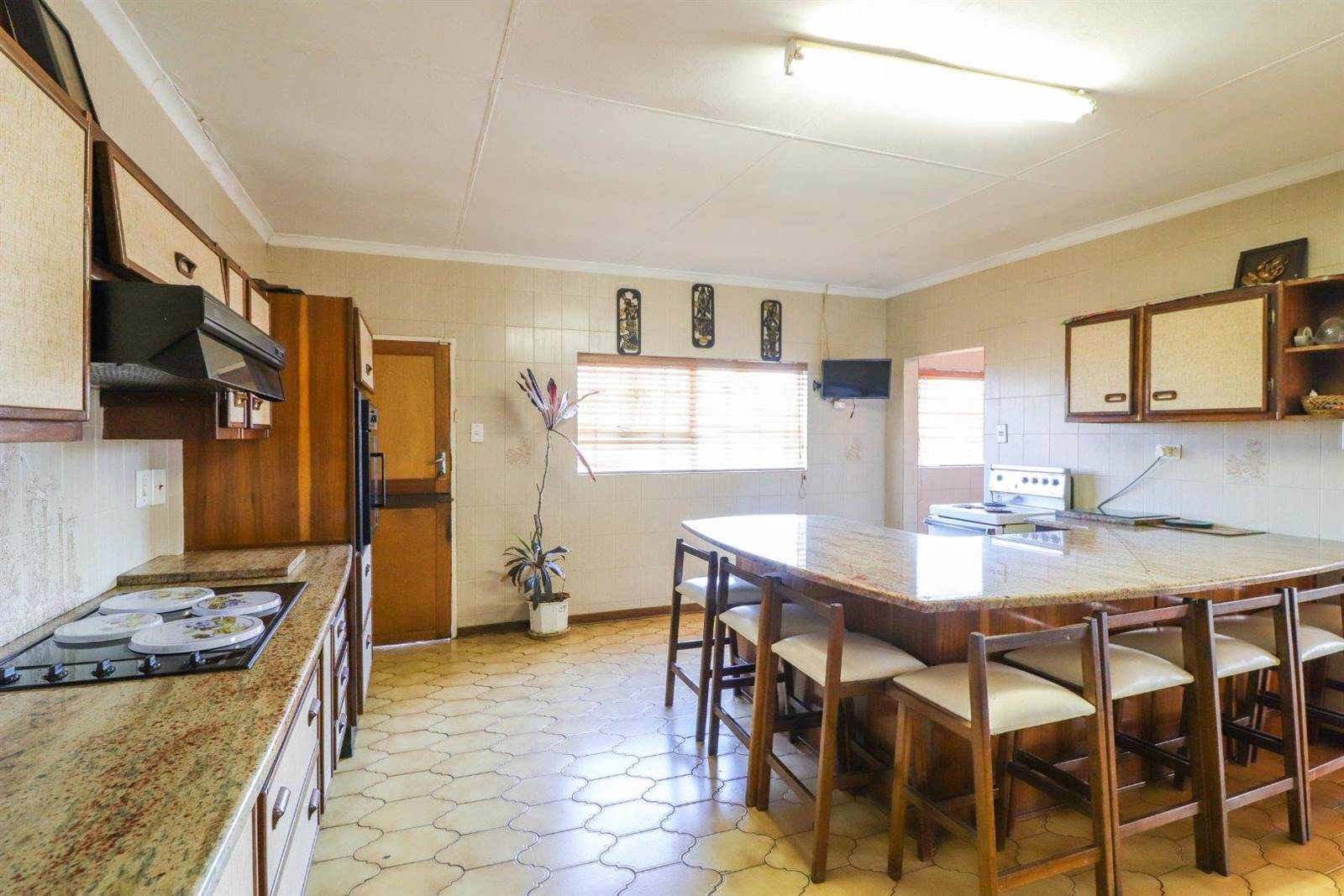 7 Bed House in Lenasia South photo number 12