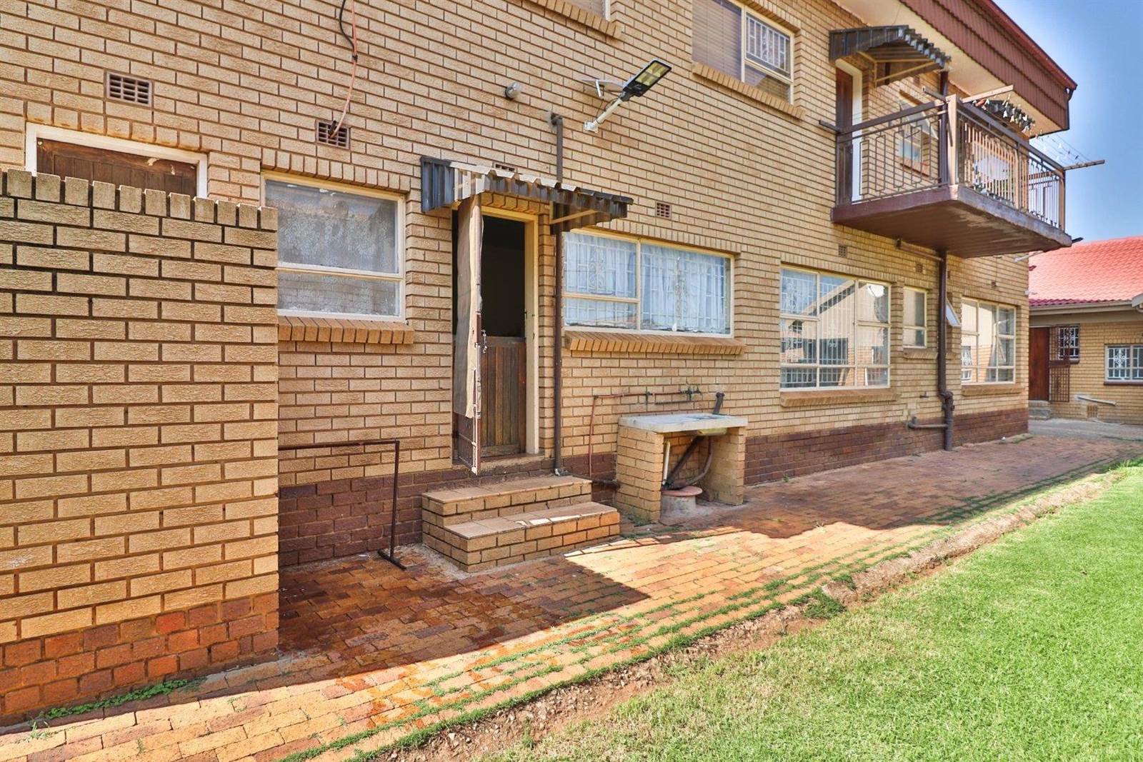 7 Bed House in Lenasia South photo number 24