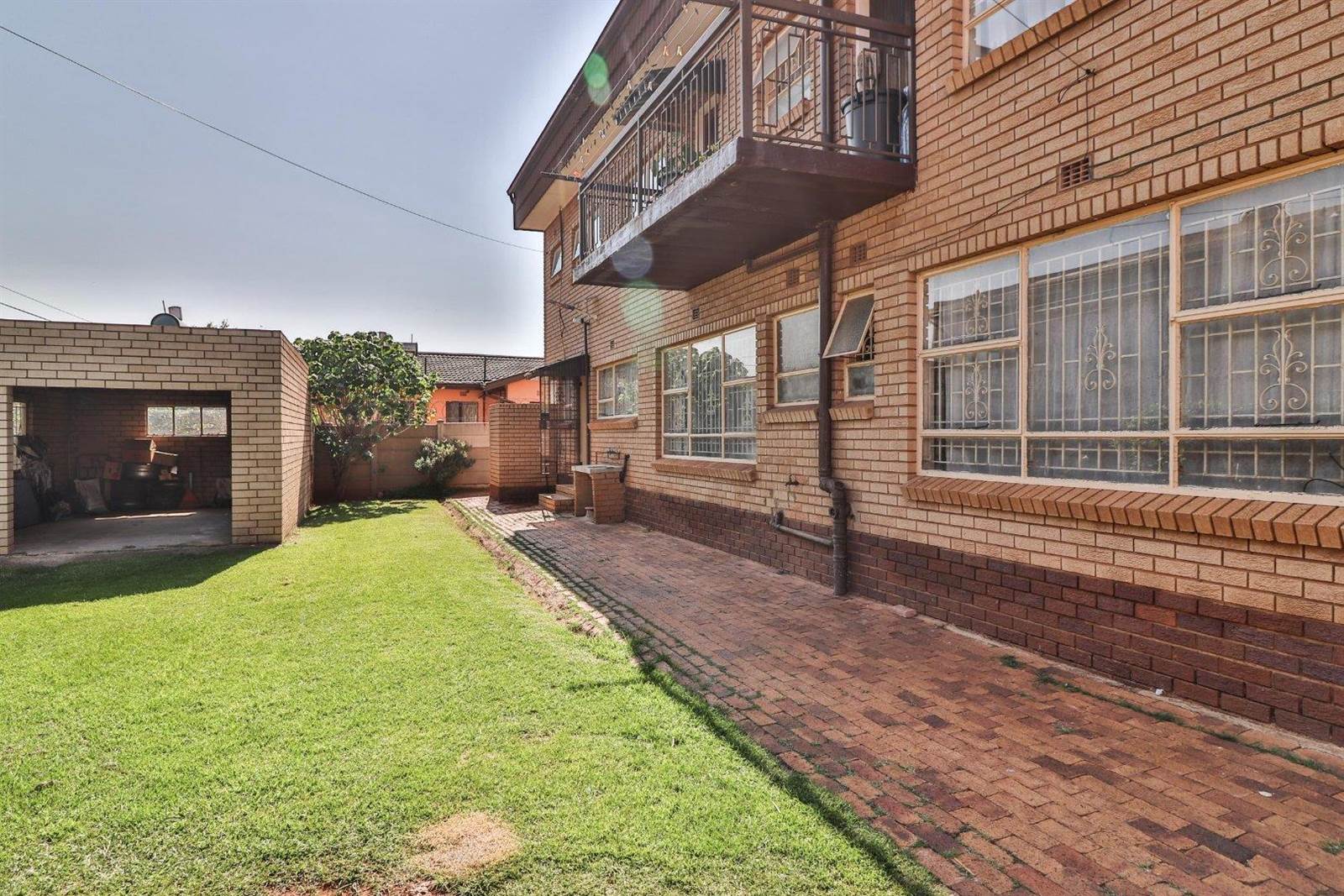 7 Bed House in Lenasia South photo number 25
