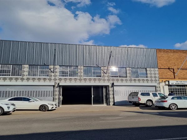 563  m² Commercial space