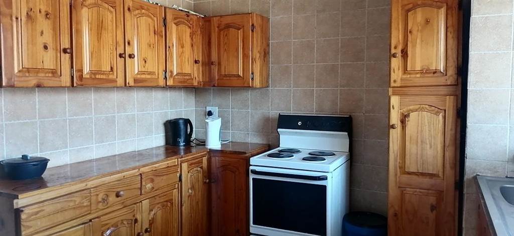 4 Bed Apartment in Gezina photo number 3