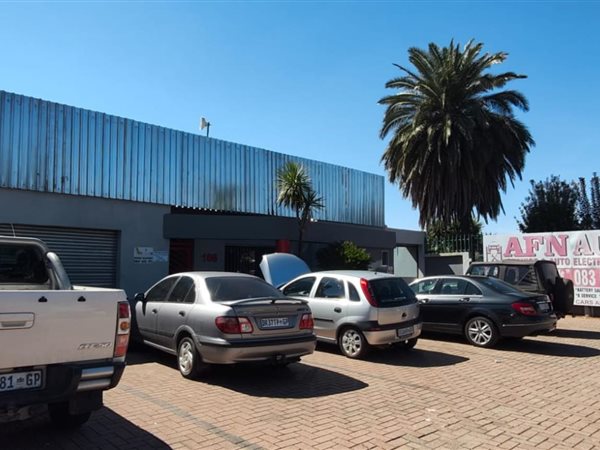 99 100  m² Commercial space