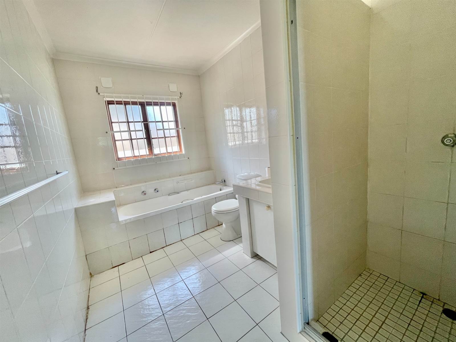 3 Bed Townhouse in Umtentweni photo number 8