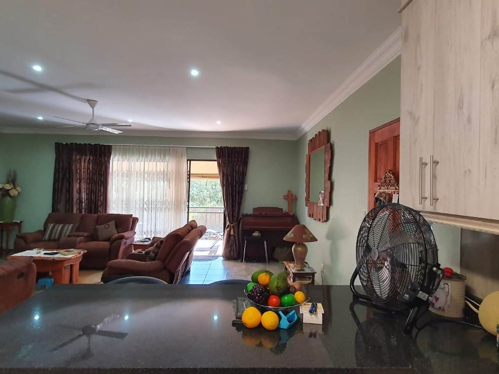 2 Bed Townhouse in Bela-Bela (Warmbaths) photo number 14