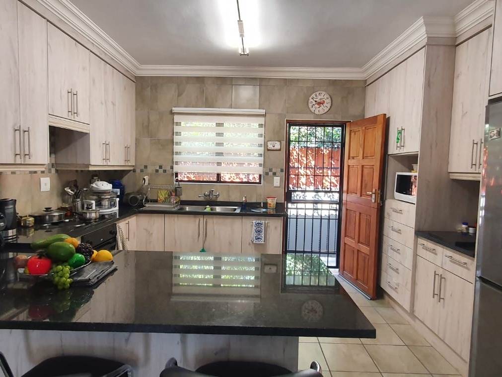 2 Bed Townhouse in Bela-Bela (Warmbaths) photo number 5