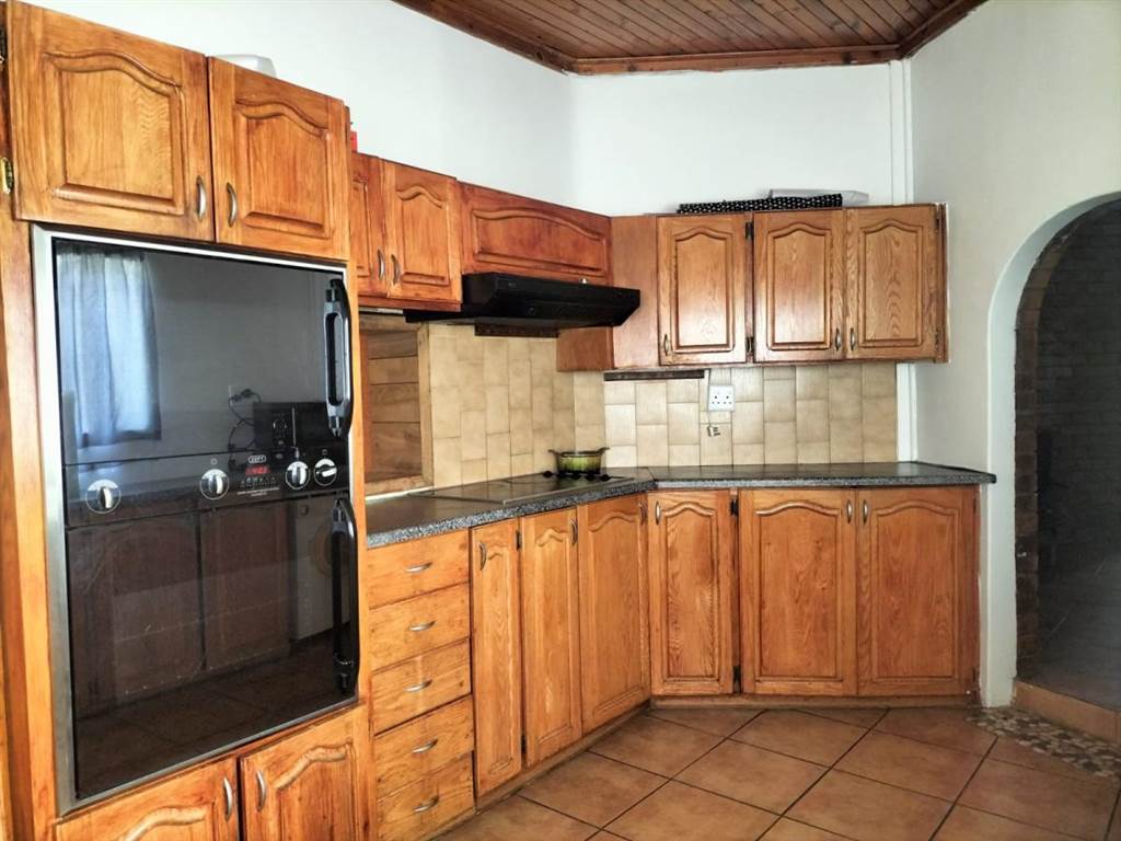 4 Bed House in Riebeeckstad photo number 28