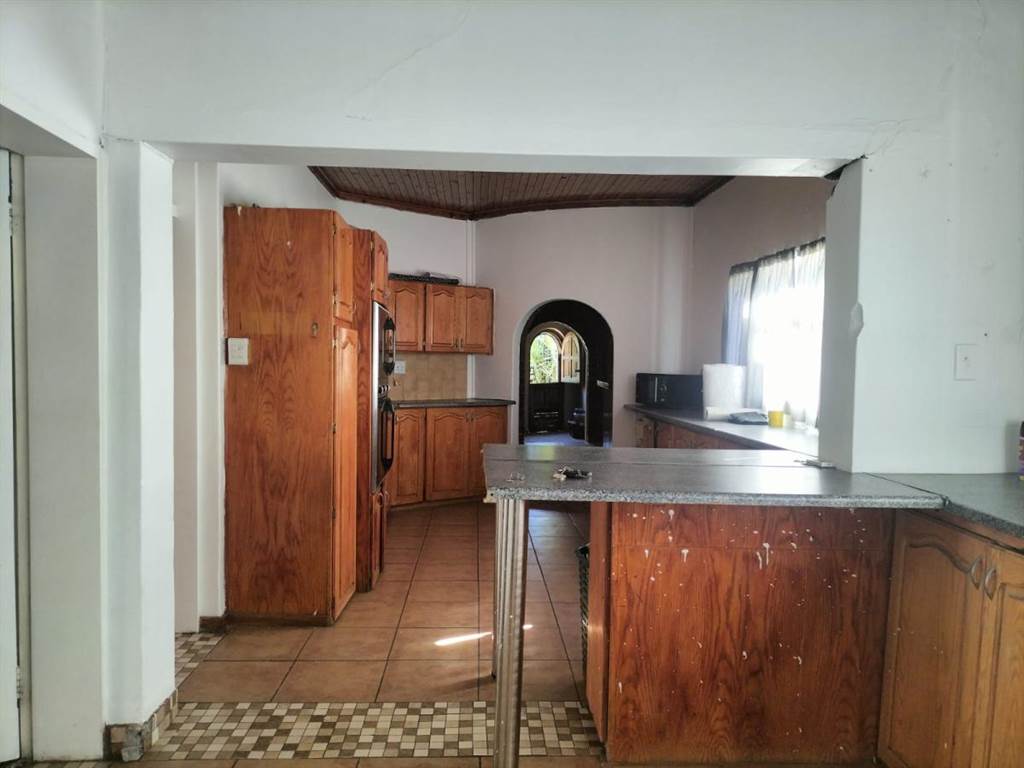 4 Bed House in Riebeeckstad photo number 4