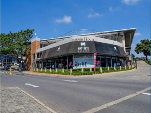 355  m² Retail Space