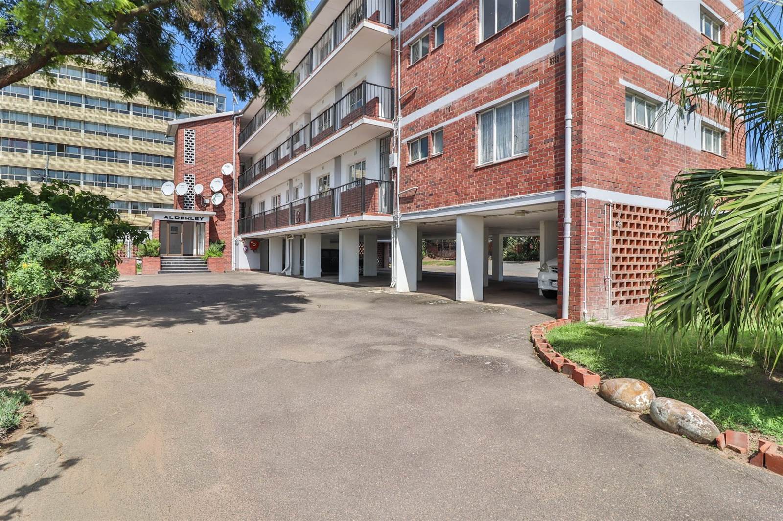 2 Bed Apartment in Pinetown Central photo number 23