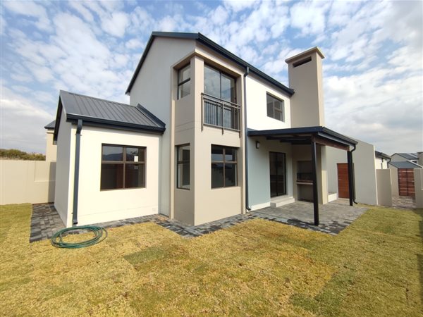 4 Bed House in Melodie