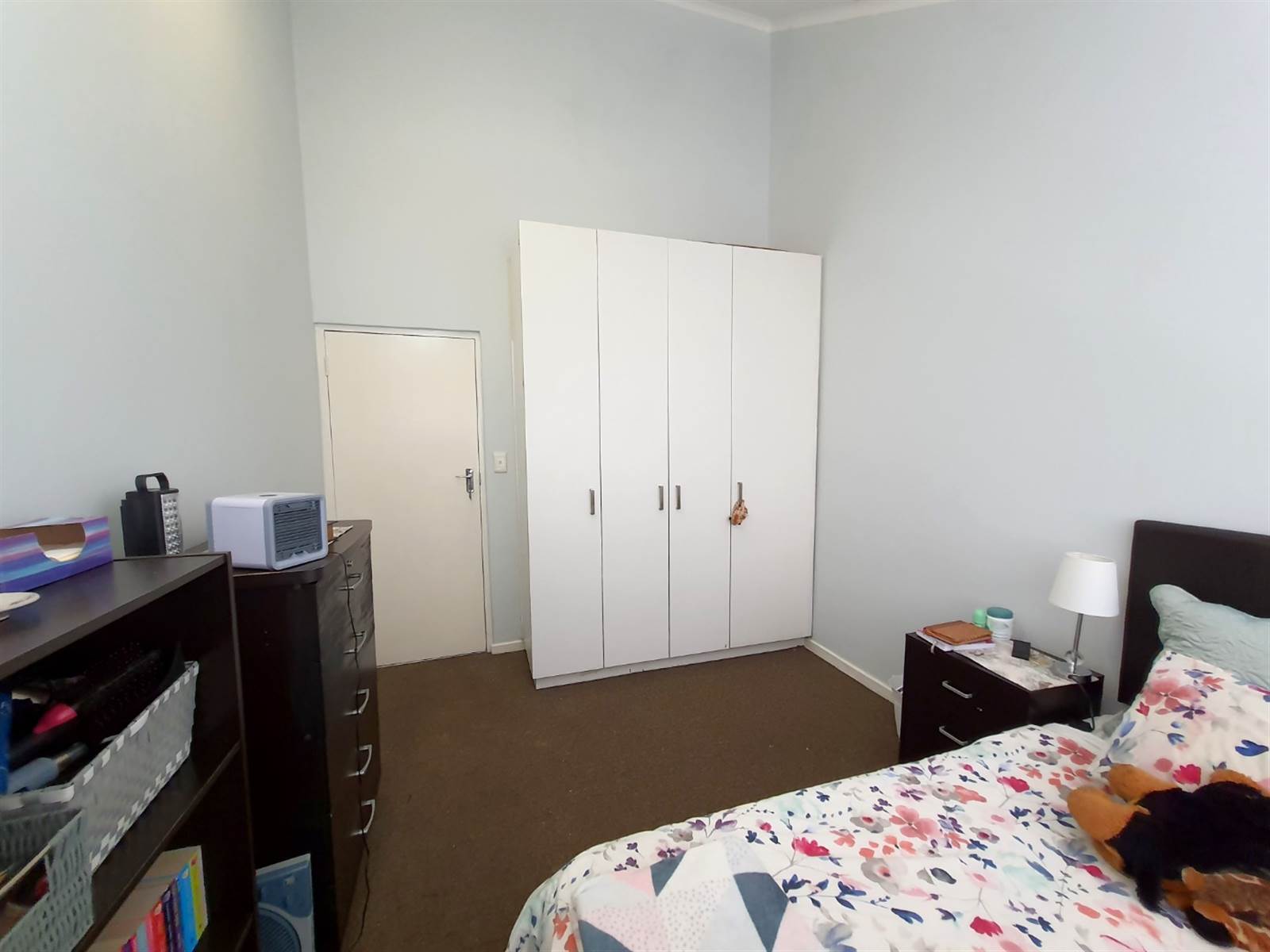 1 Bed Apartment in Wellington Central photo number 3