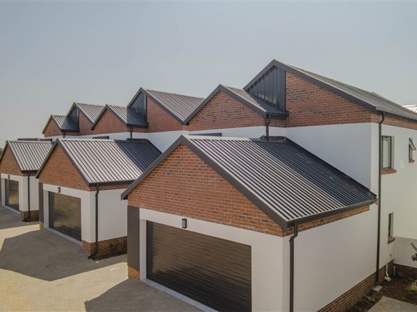 4 Bedroom Townhouse 4 Bedroom Townhouse