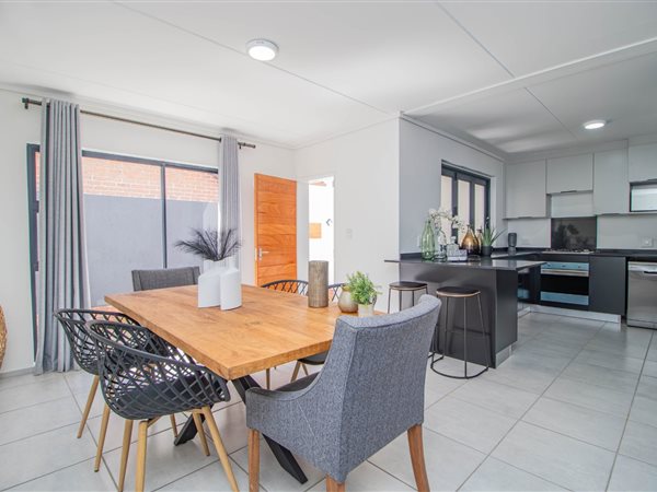 4 Bedroom Townhouse 4 Bedroom Townhouse