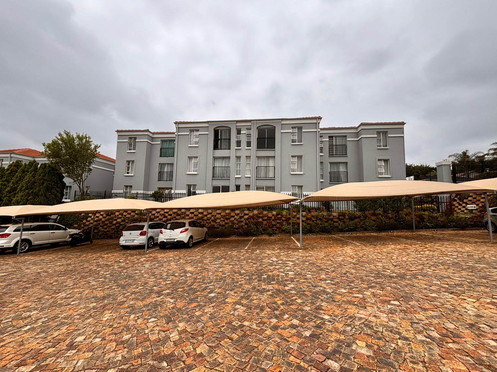 2 Bed Apartment in Northcliff photo number 1