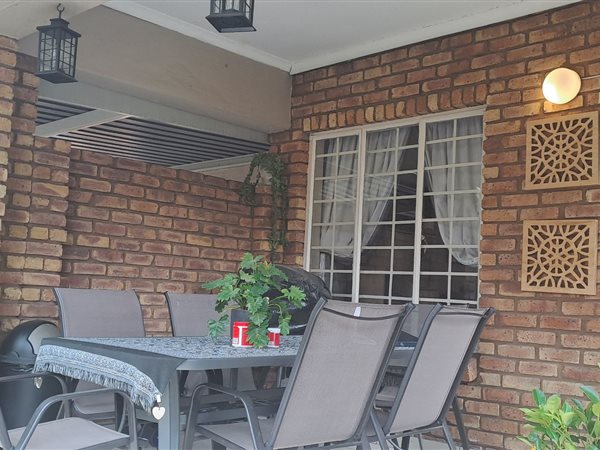 3 Bedroom Townhouse 3 Bedroom Townhouse