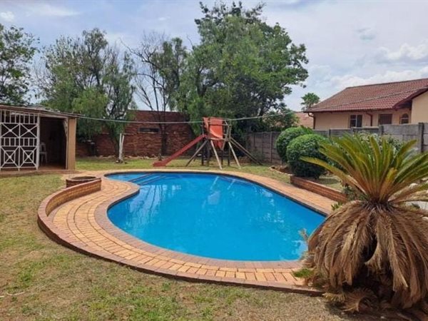 3 Bedroom House 3 Bedroom House
