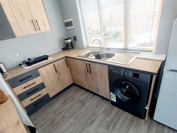 1 Bedroom Flat 1 Bedroom Flat