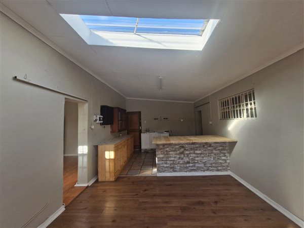 1 Bedroom Flat 1 Bedroom Flat