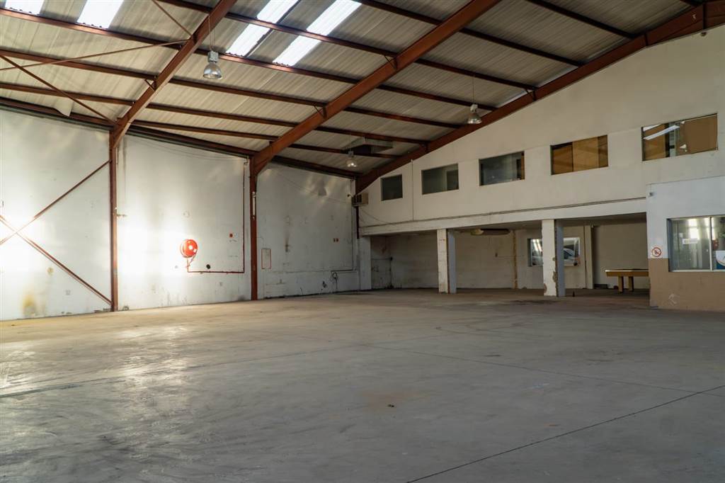 600  m² Industrial space in City West photo number 7