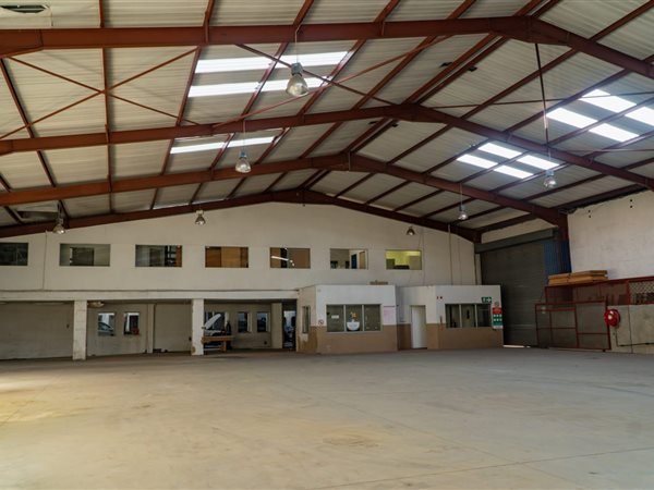 600  m² Industrial space in City West