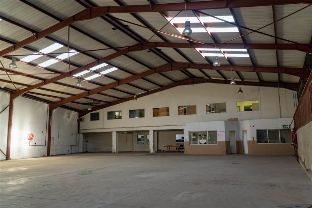 600  m² Industrial space in City West photo number 6