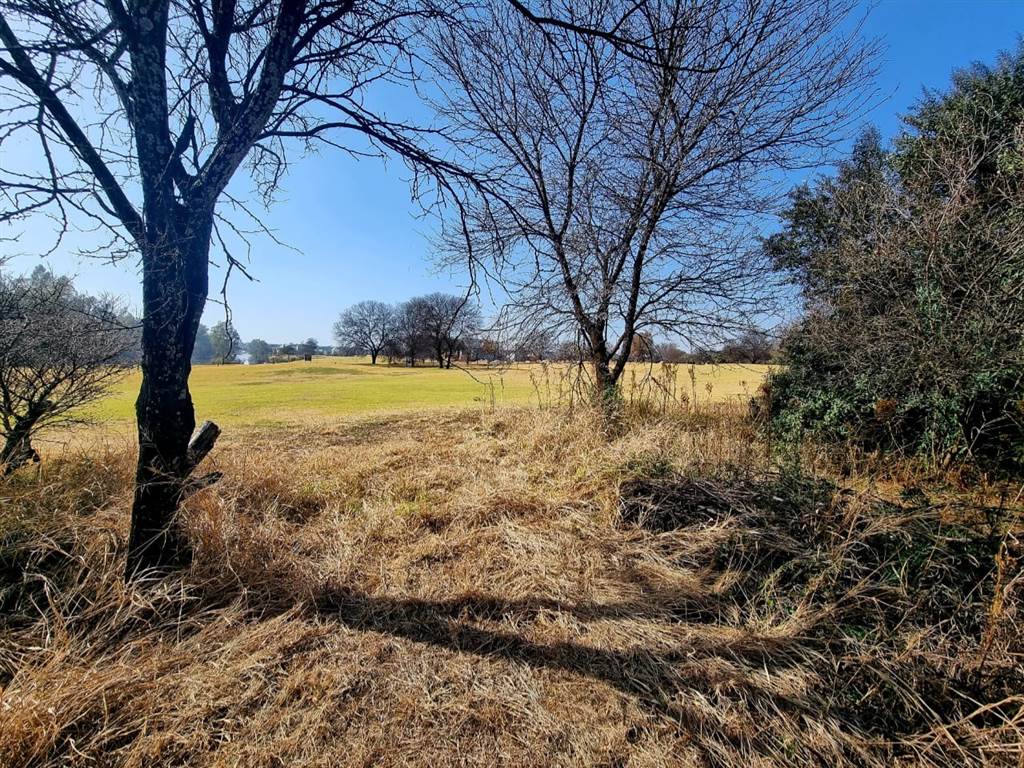 652 m² Land available in Vaal de Grace Golf Estate photo number 2