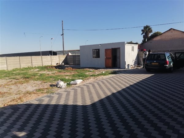 350 m² Land available in Matroosfontein