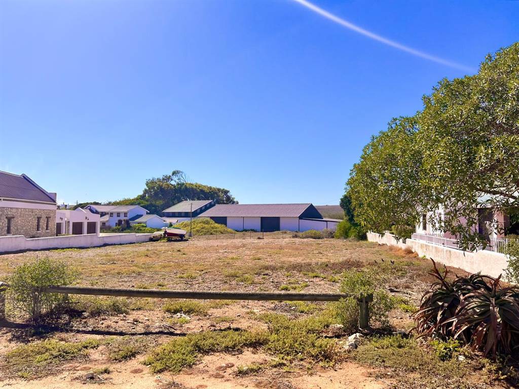 1050 m² Land available in Jacobsbaai photo number 3