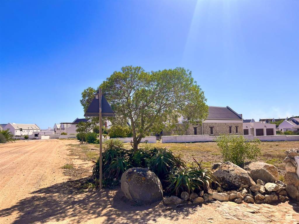1050 m² Land available in Jacobsbaai photo number 7