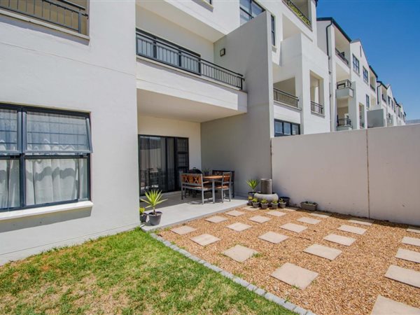 3 Bed Apartment in Somerset West Central