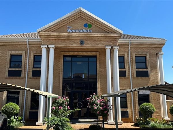 350  m² Commercial space in Highveld